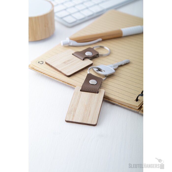 Bamboe Sleutelhanger Met Pu Detail