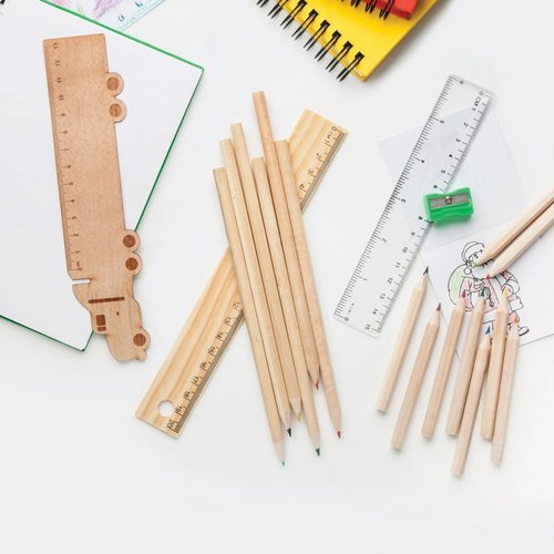 Houten liniaal in verschillende vormen Naturel