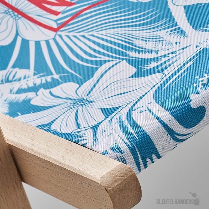 Houten ligstoel met armleuning