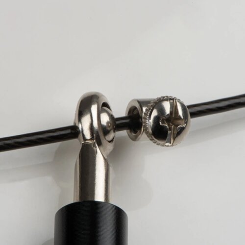 Springtouw met metalen grepen zwart