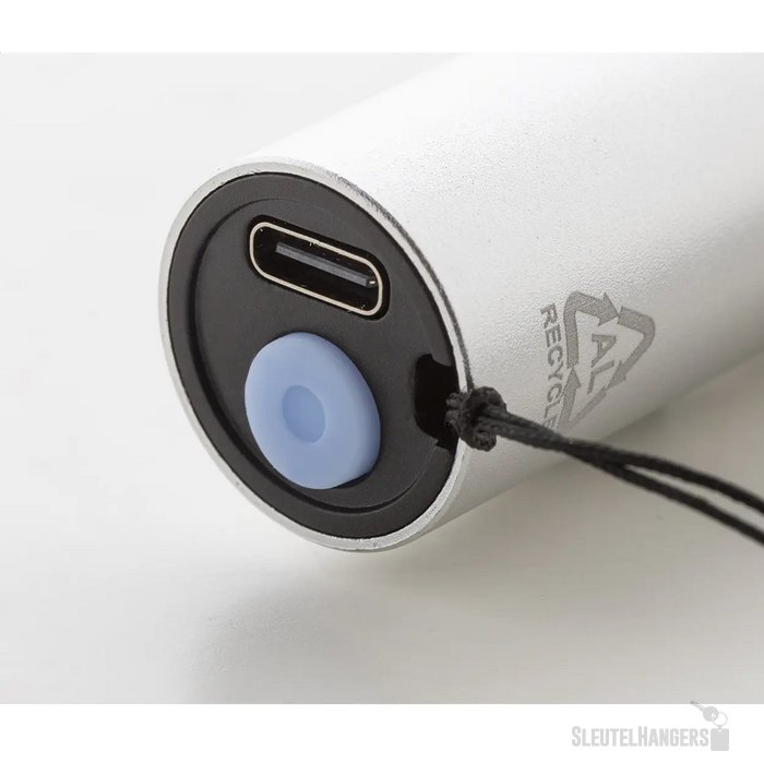 Chargelight Tone Oplaadbare Zaklamp Van Gerecycled Aluminium Zilver