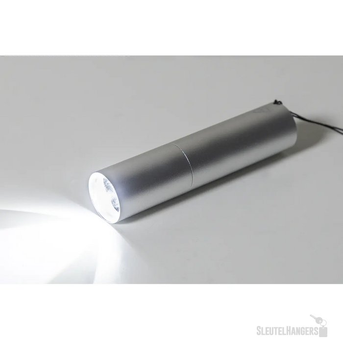 Chargelight Tone Oplaadbare Zaklamp Van Gerecycled Aluminium Zilver