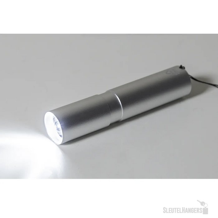 Chargelight Tone Oplaadbare Zaklamp Van Gerecycled Aluminium Zilver
