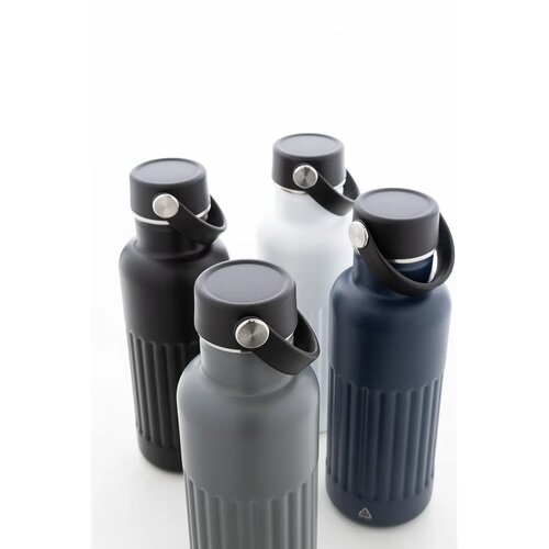 Streaky Go Geïsoleerde Fles Zwart