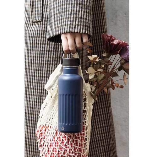 Streaky Go Geïsoleerde Fles Donker Blauw