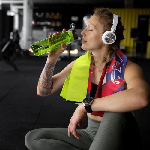 R-PET sneldrogende sport handdoek 40x80cm met etui (200g/m²) sublimatie lichtgroen